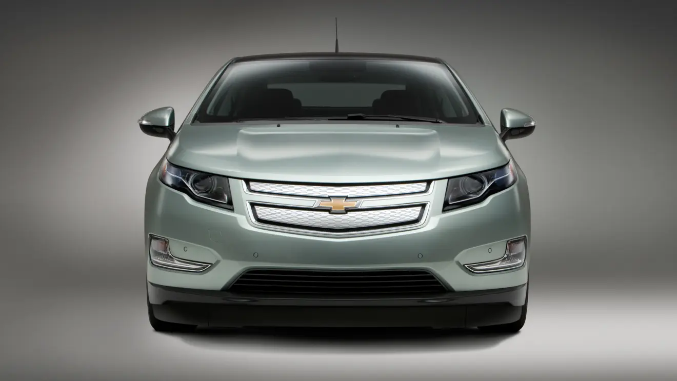 Chevrolet Volt PHEV prata de frente