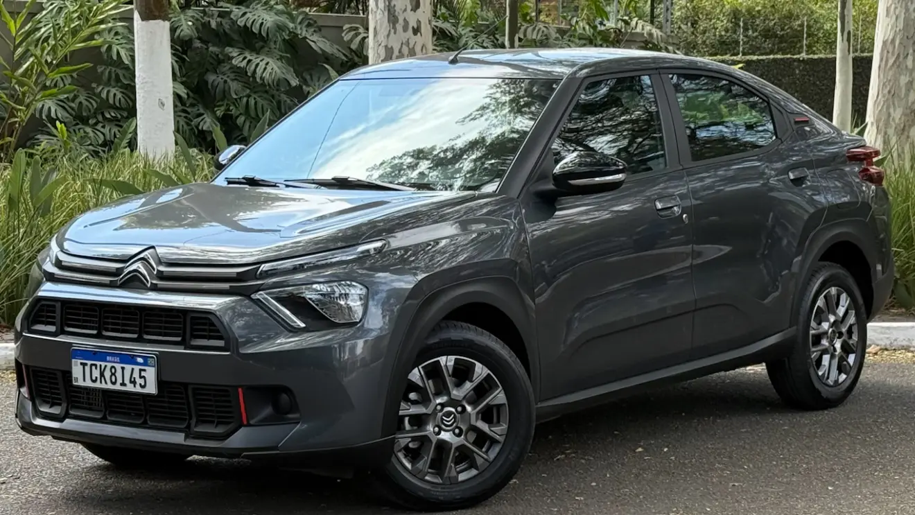 Citroën Basalt Feel CVT visto de lado