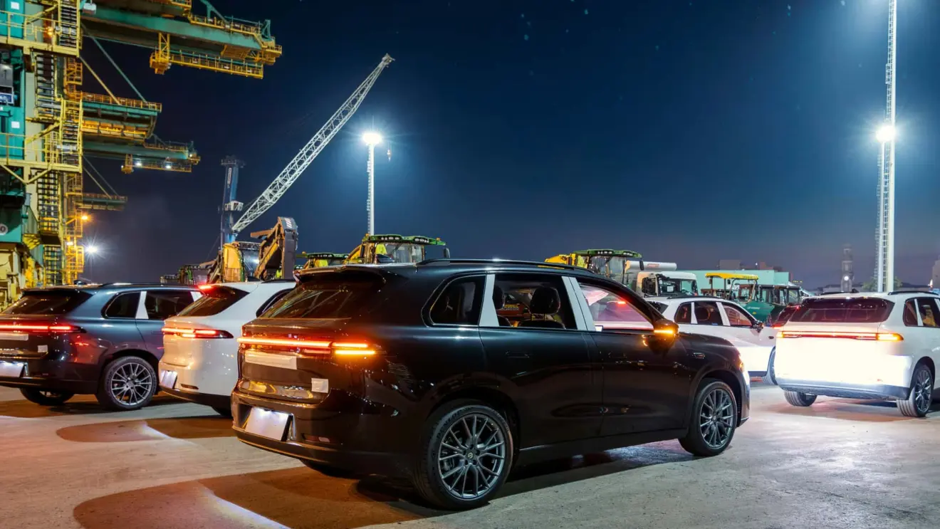 Leapmotor inicia a importação dos SUVs C10 e B10 para o Brasil