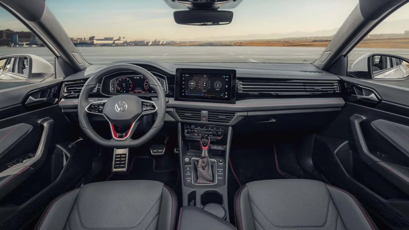 Interior do Volkswagen Jetta GLI