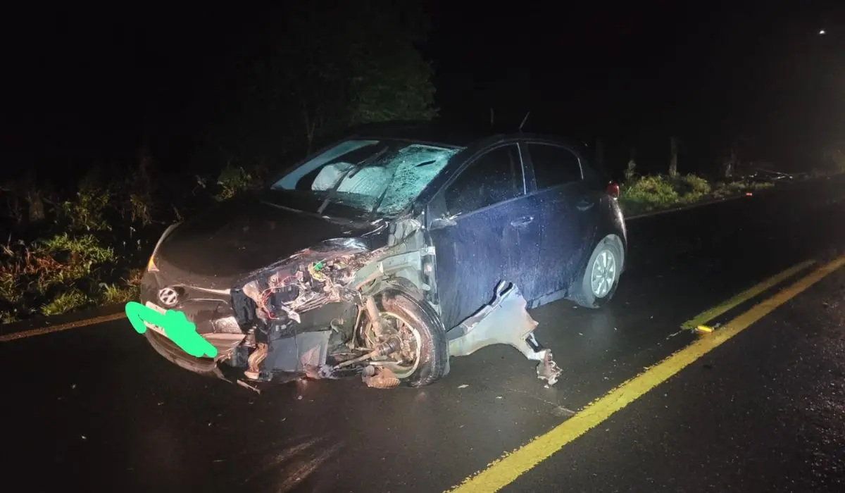 Hyundai HB20 hatch destruído após acidente