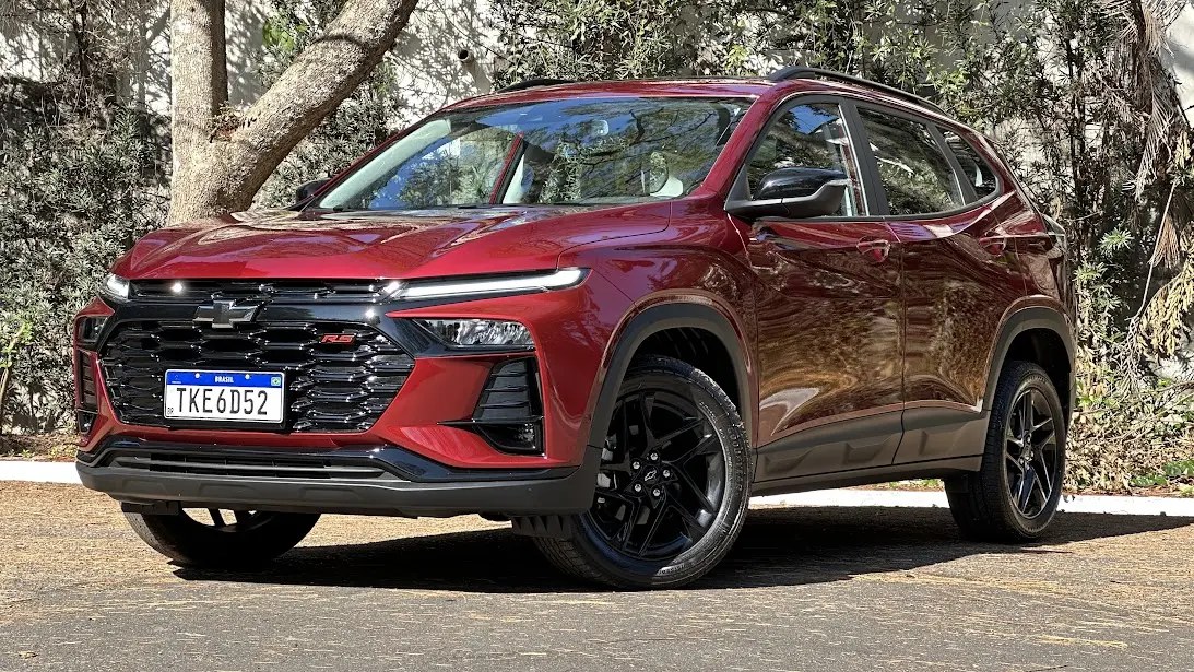Chevrolet Tracker RS 2026 estático de frente