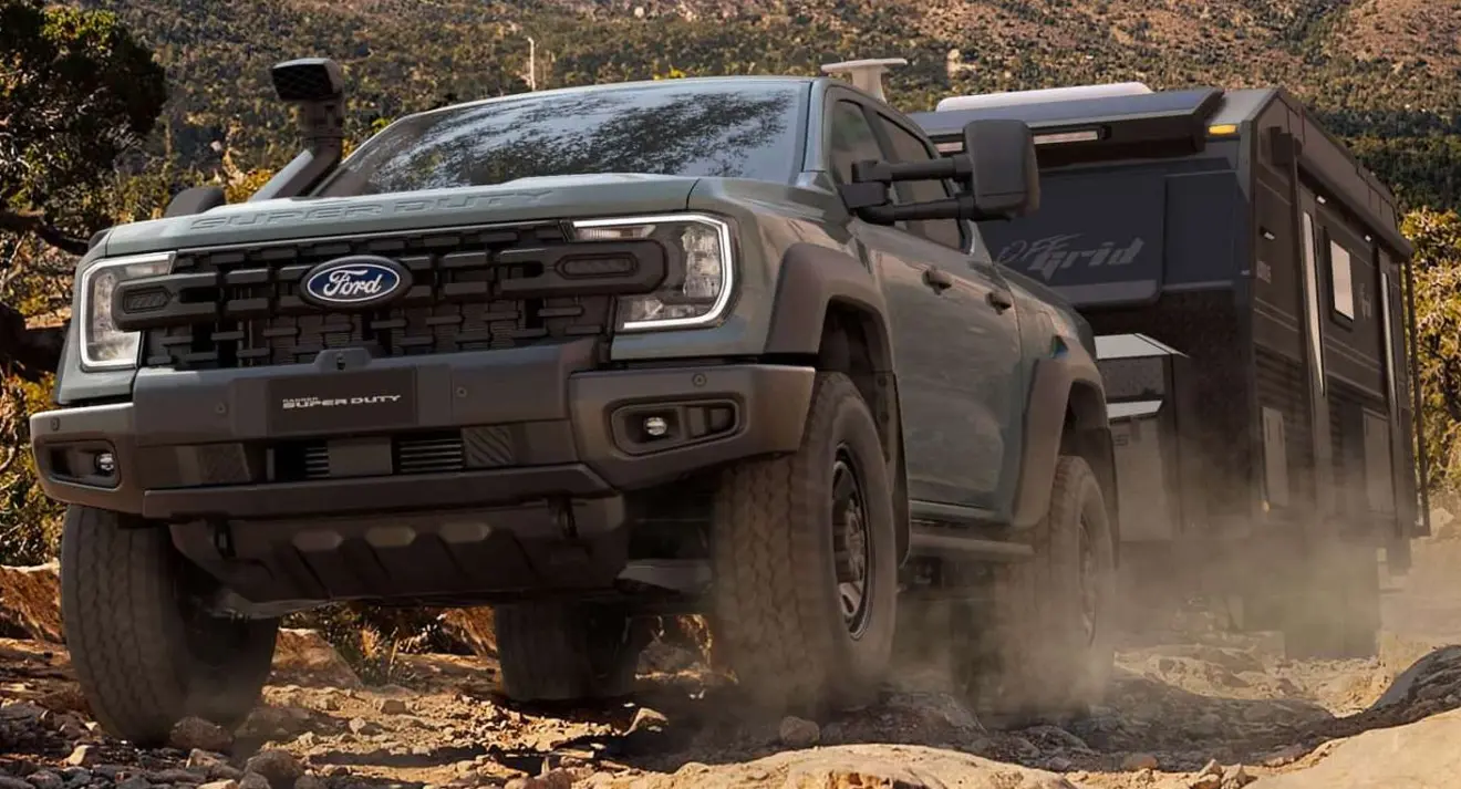 Ford Ranger Super Duty de frente no fora de estrada