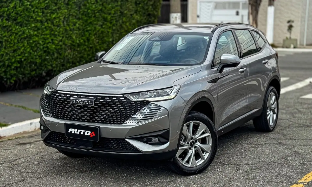 GWM Haval H6 One cinza estático na rua. Estudo aponta que os jovens não querem preferencialmente os SUVs