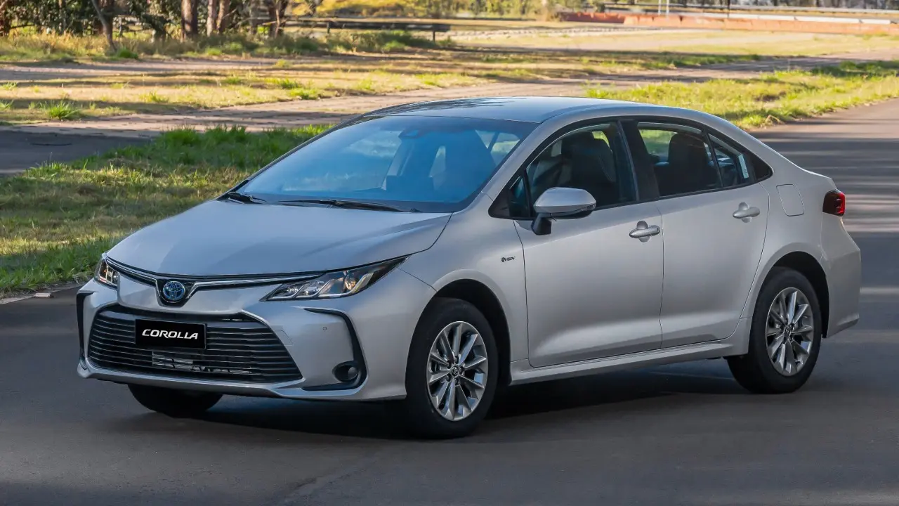 Toyota Corolla GLi Hybrid prata estático prata