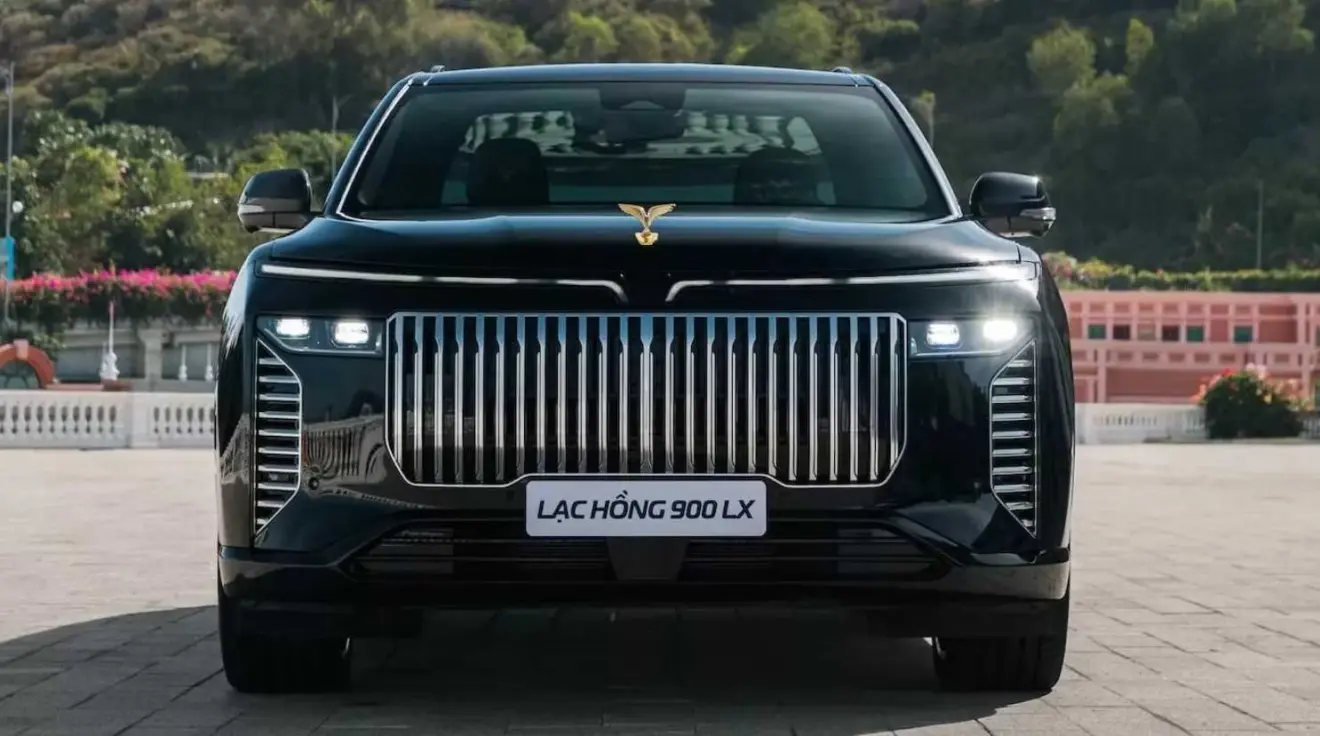 VinFast Lóng 900LX preto blindado pela Inkas de frente é um tanque de guerra homologado para as ruas