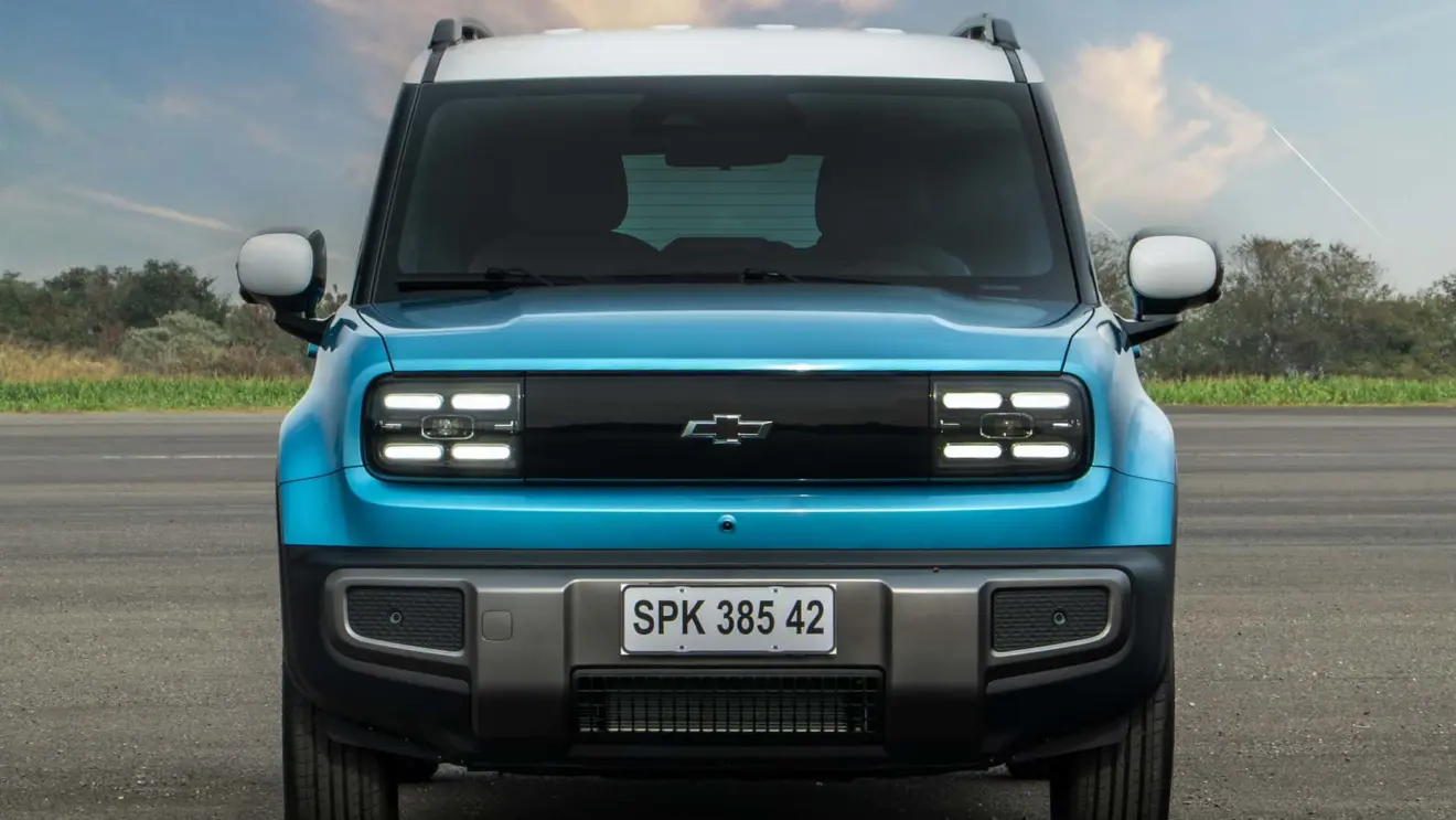 Chevrolet Spark EUV azul estático