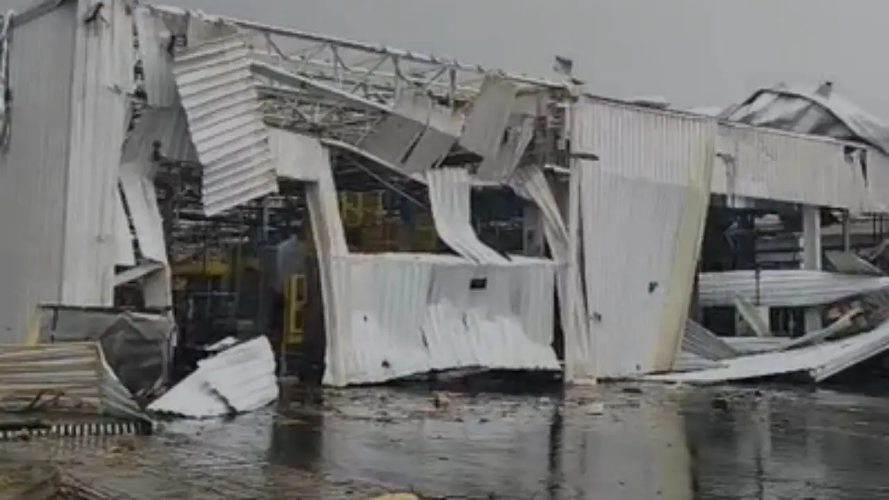 Fábrica da Toyota em Porto Feliz (SP) destruída pela chuva