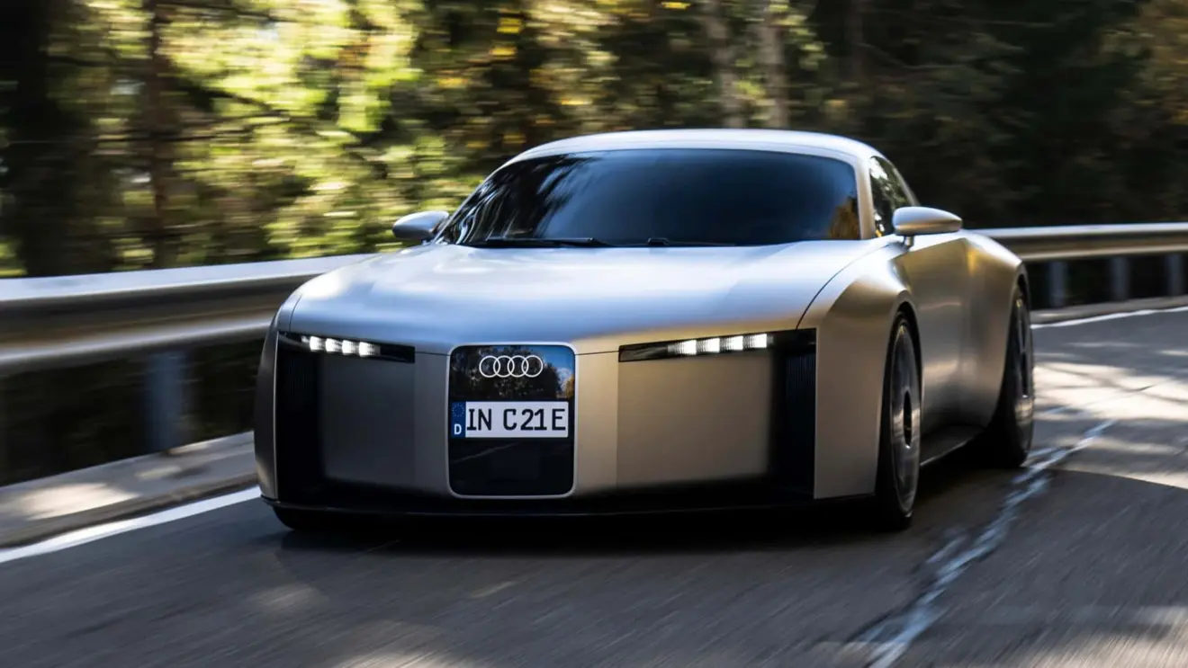 Audi Concept C em movimento na estrada