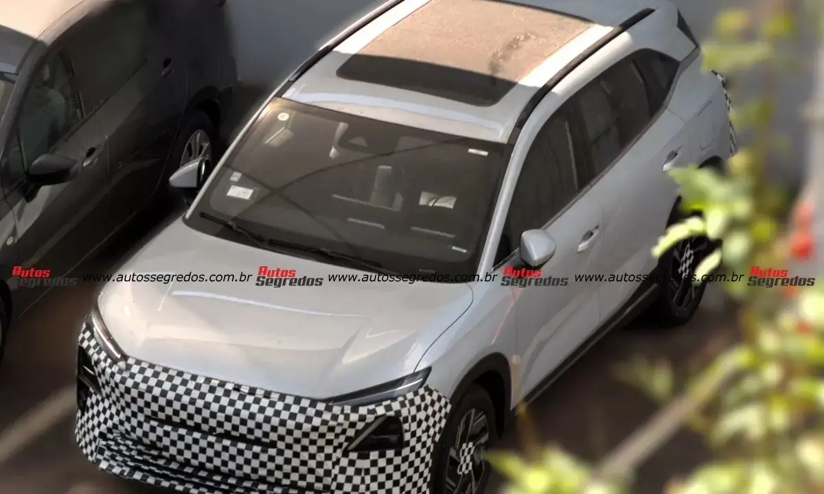 Chevrolet Captiva híbrido plug-in flagra