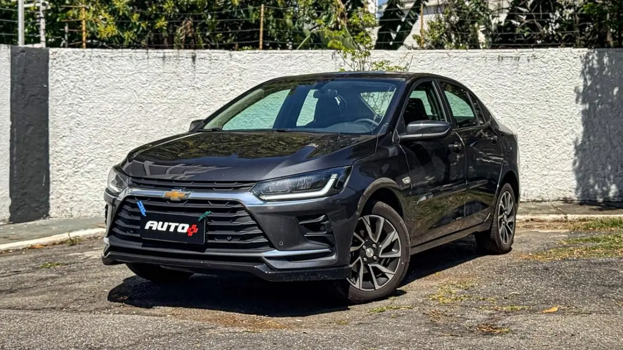 Faróis do Chevrolet Onix Plus Premier 2026 estático