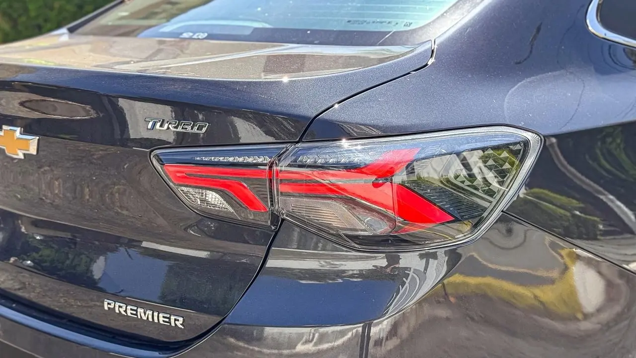 Lanternas traseiras do Chevrolet Onix Plus Premier 2026