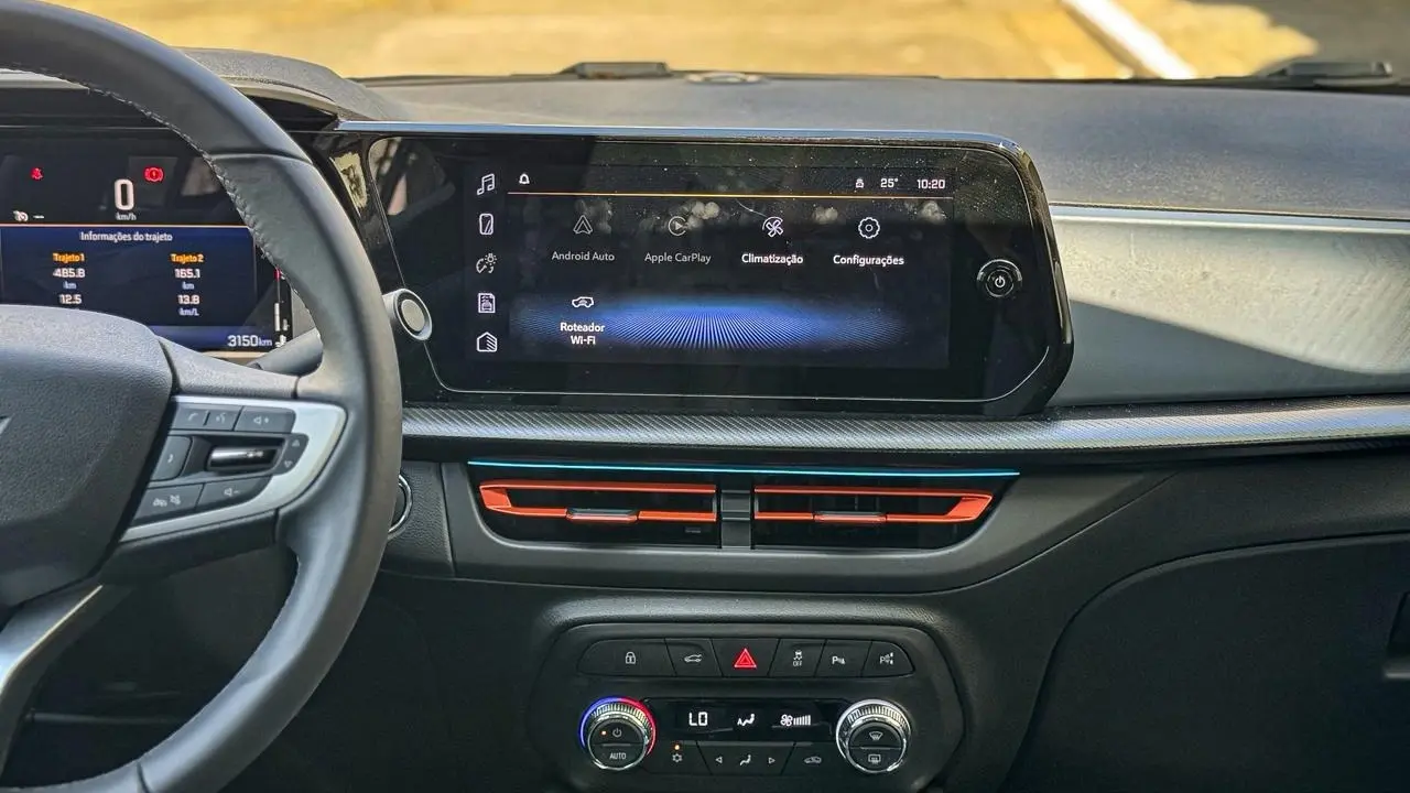 Central multimídia do Chevrolet Onix Plus Premier 2026