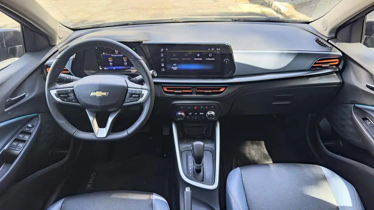 Interior do Chevrolet Onix Plus Premier 2026