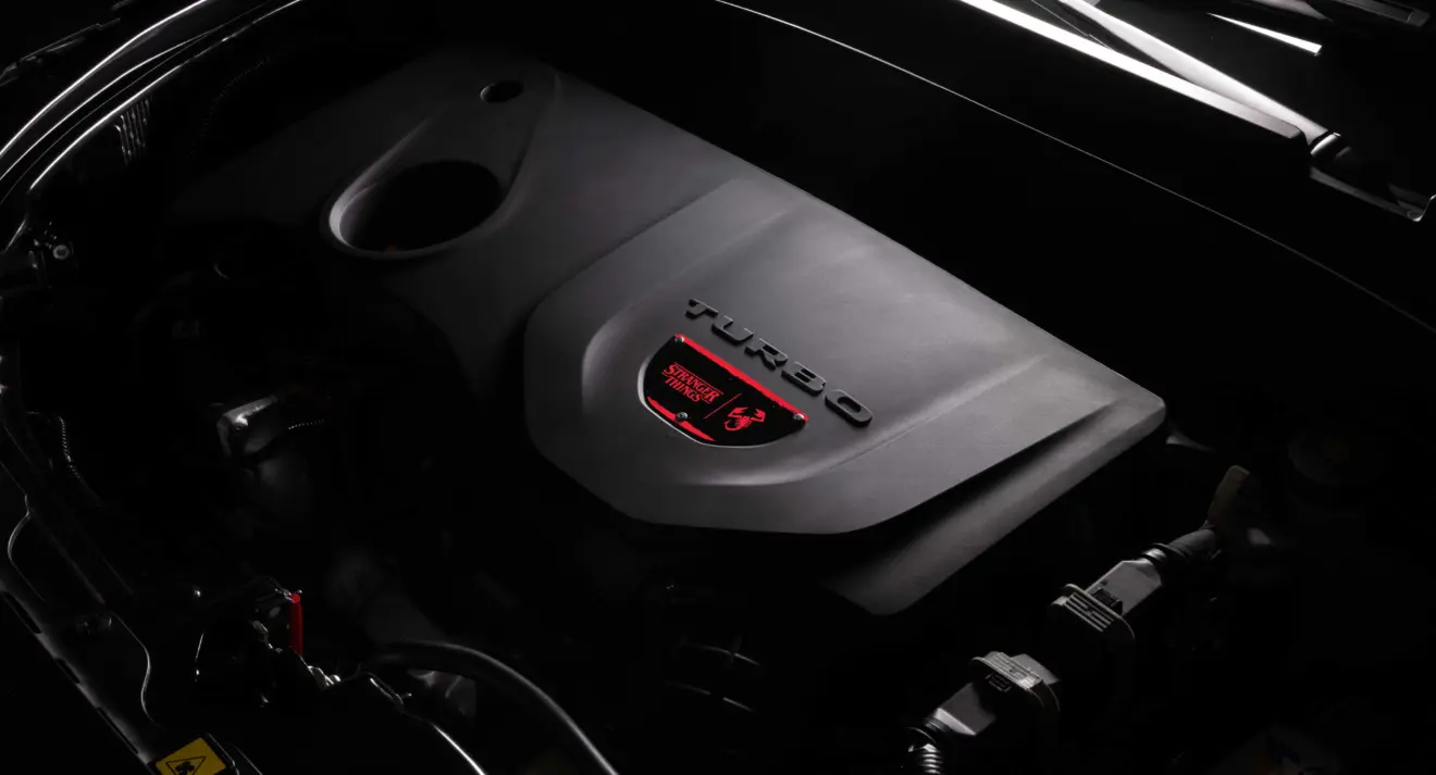 Capa do motor do Fiat Pulse Abarth Stranger Things