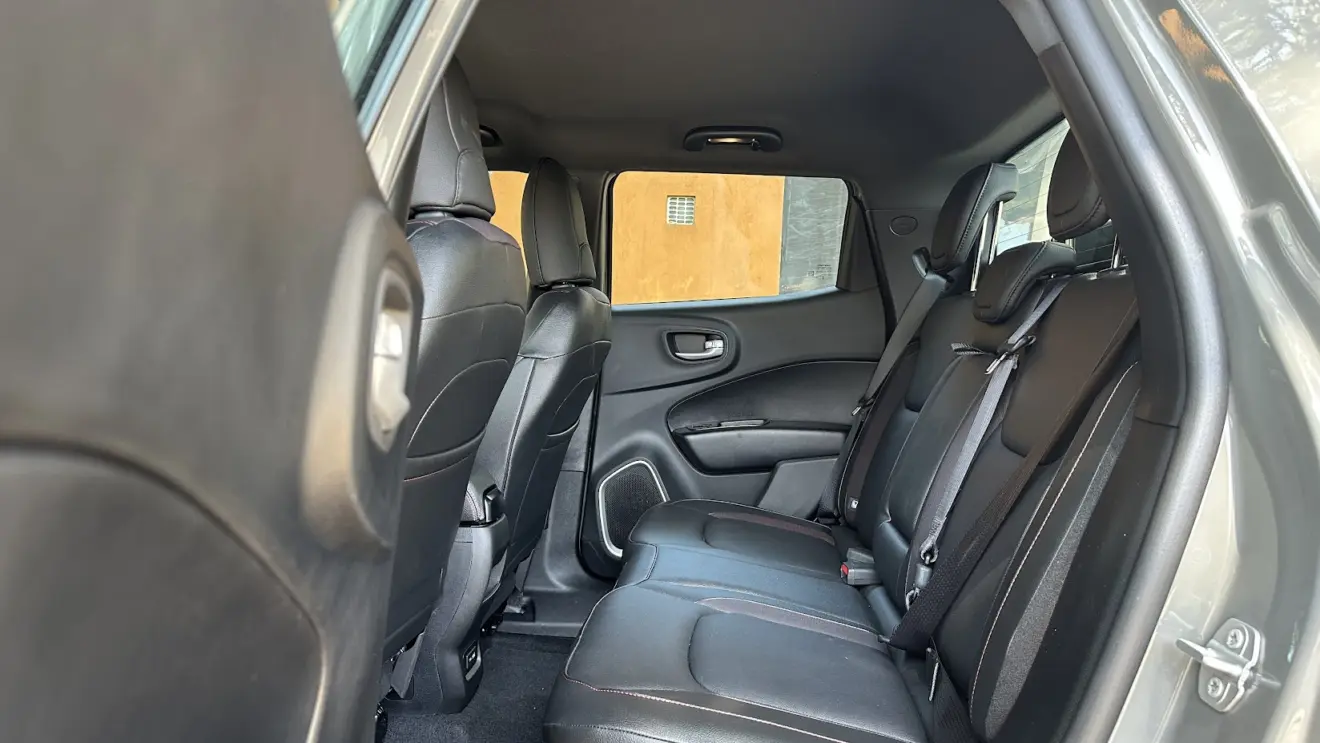 Espaço traseiro da Fiat Toro Ultra 2026