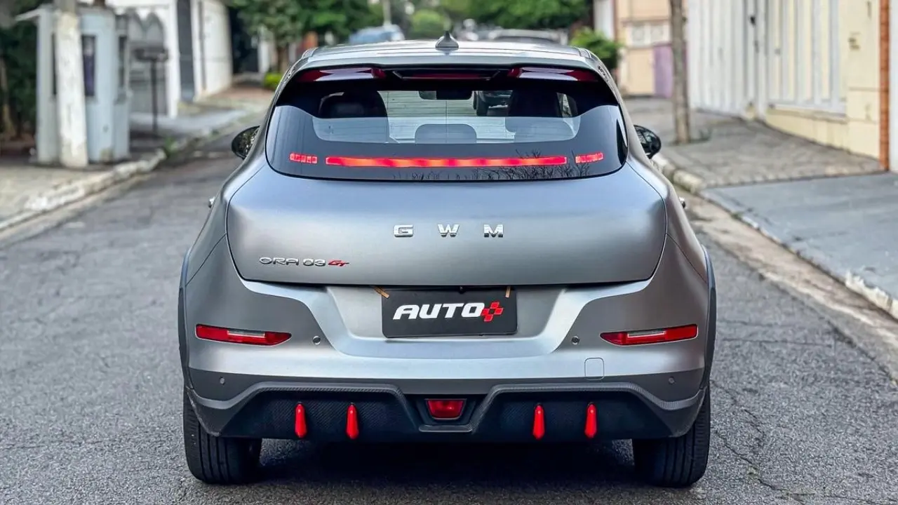 GWM Ora 03 GT estático cinza fosco