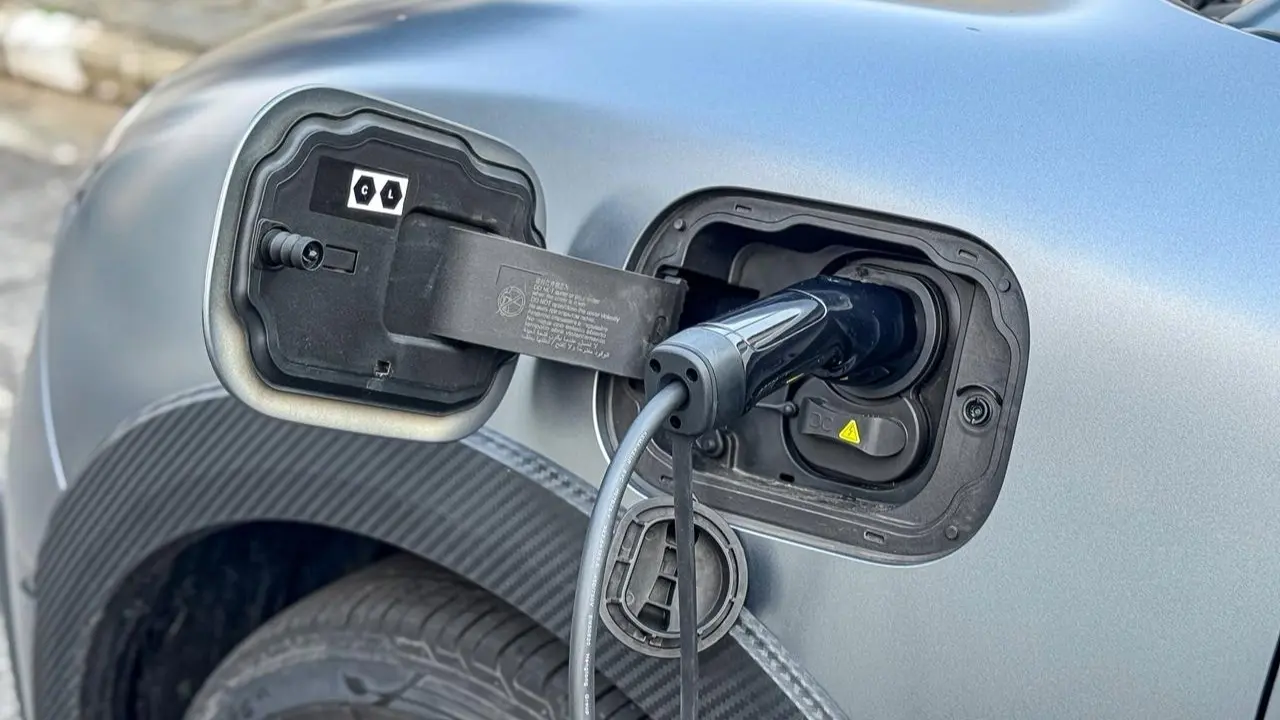 GWM Ora 03 GT porta de carregamento