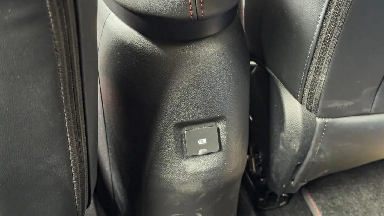 Interior e detalhe do GWM Ora 03 GT