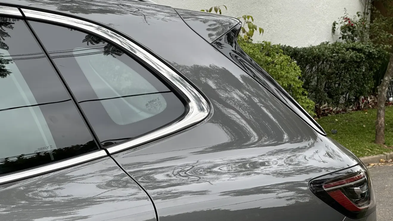 Detalhe da coluna C do Geely EX5 Max