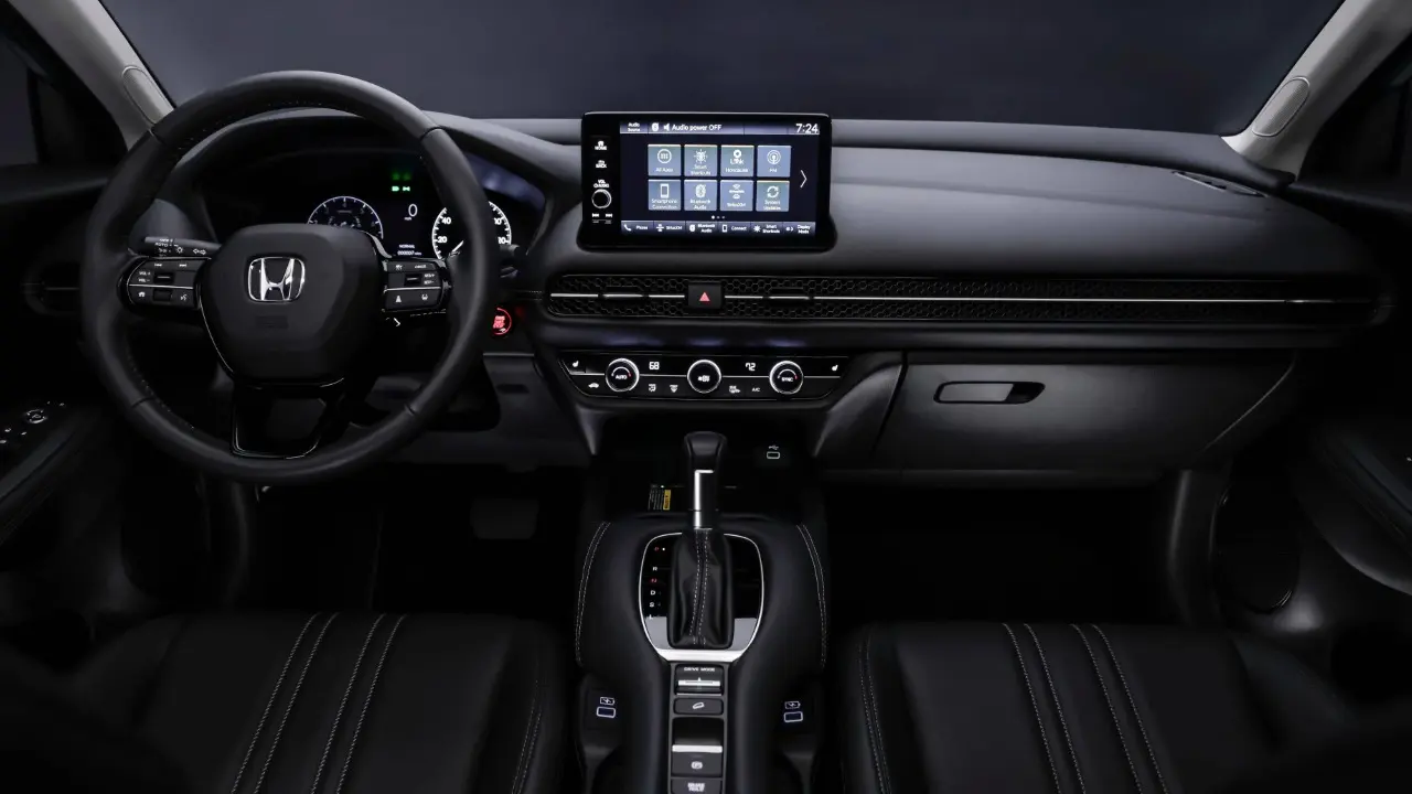 Interior preto do Honda ZR-V 2026
