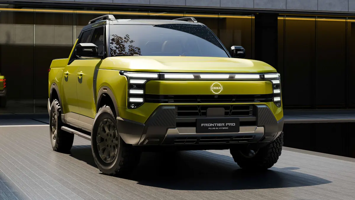 Nissan Frontier Pro PHEV amarela de frente