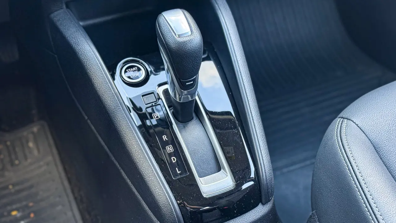 Interior do Nissan Kicks Play Advance Plus