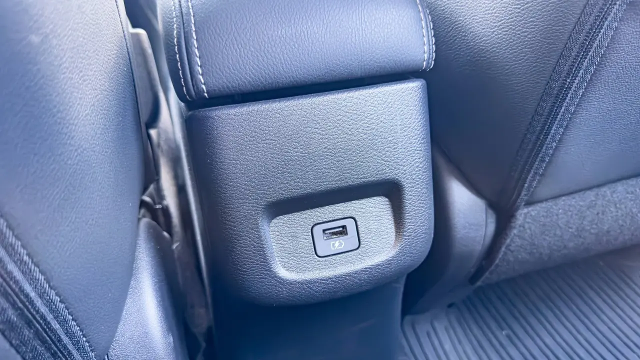 Interior do Nissan Kicks Play Advance Plus