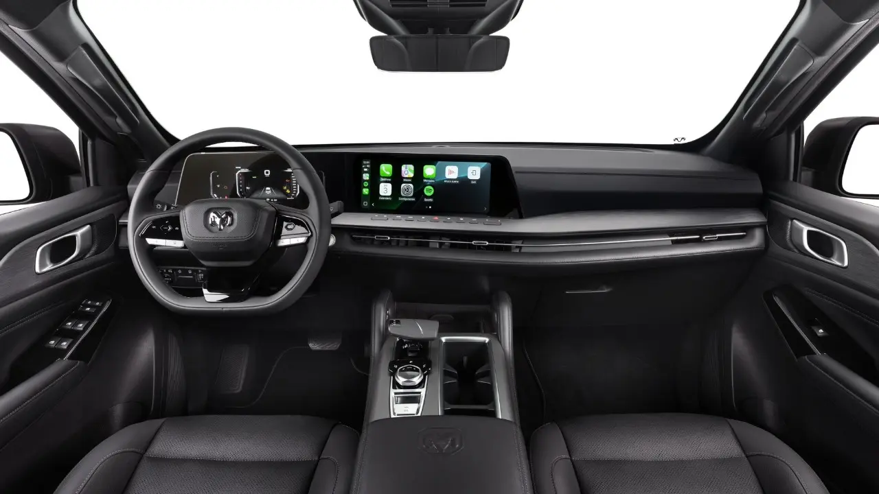 Interior da Ram Dakota