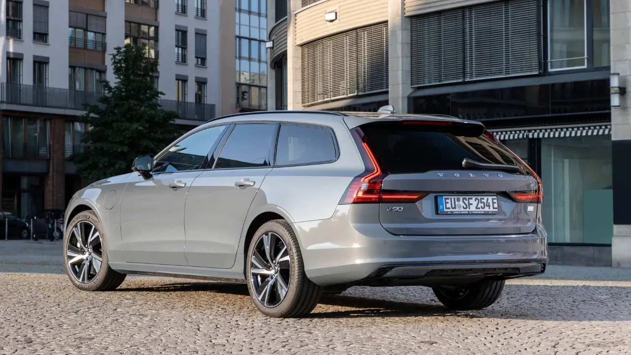 Volvo V90 estático cinza