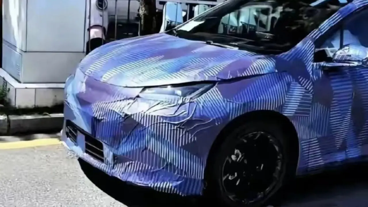 BYD Dolphin de nova geração flagra na China com camuflagem