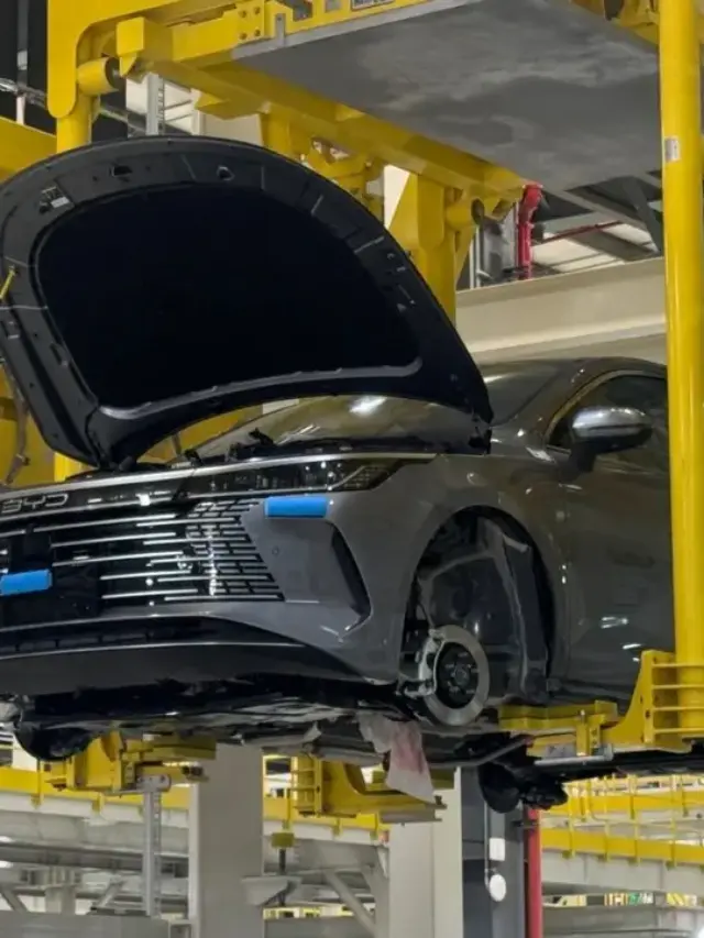 BYD King em montagem na fábrica da BYD em Camaçari