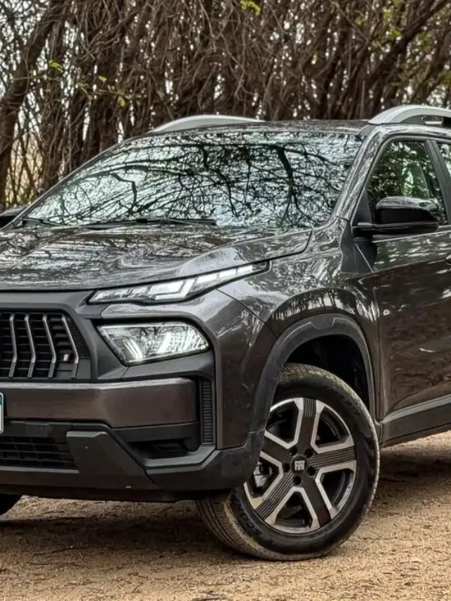 Fiat Toro Freedom 2026 estático na estrada de terra