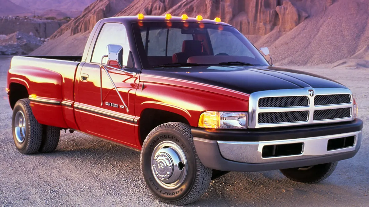 Dodge Ram Regular Cab 3500 [divulgação]