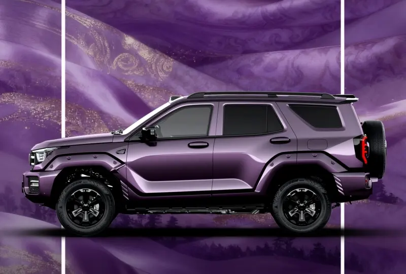 Novo GWM Tank 400 roxo visto de lado