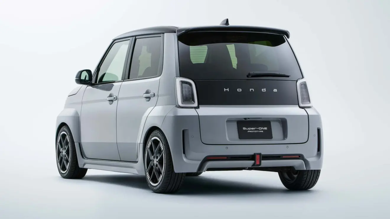 Protótipo do Kei-Car Honda Super-One cinza visto de trás