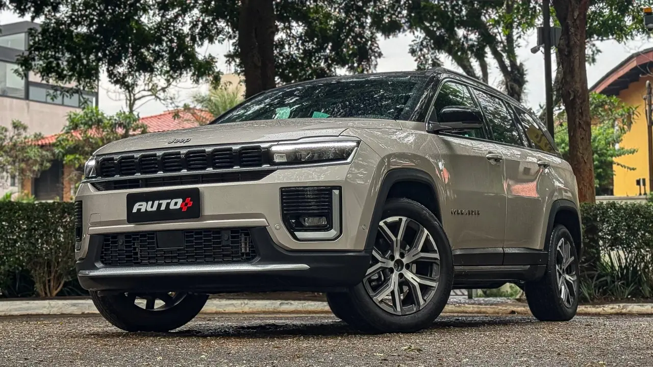 Jeep Commander Limited estático para avaliação