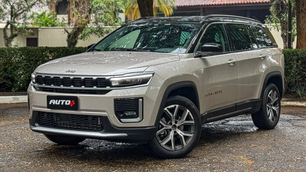 Jeep Commander Limited estático para avaliação