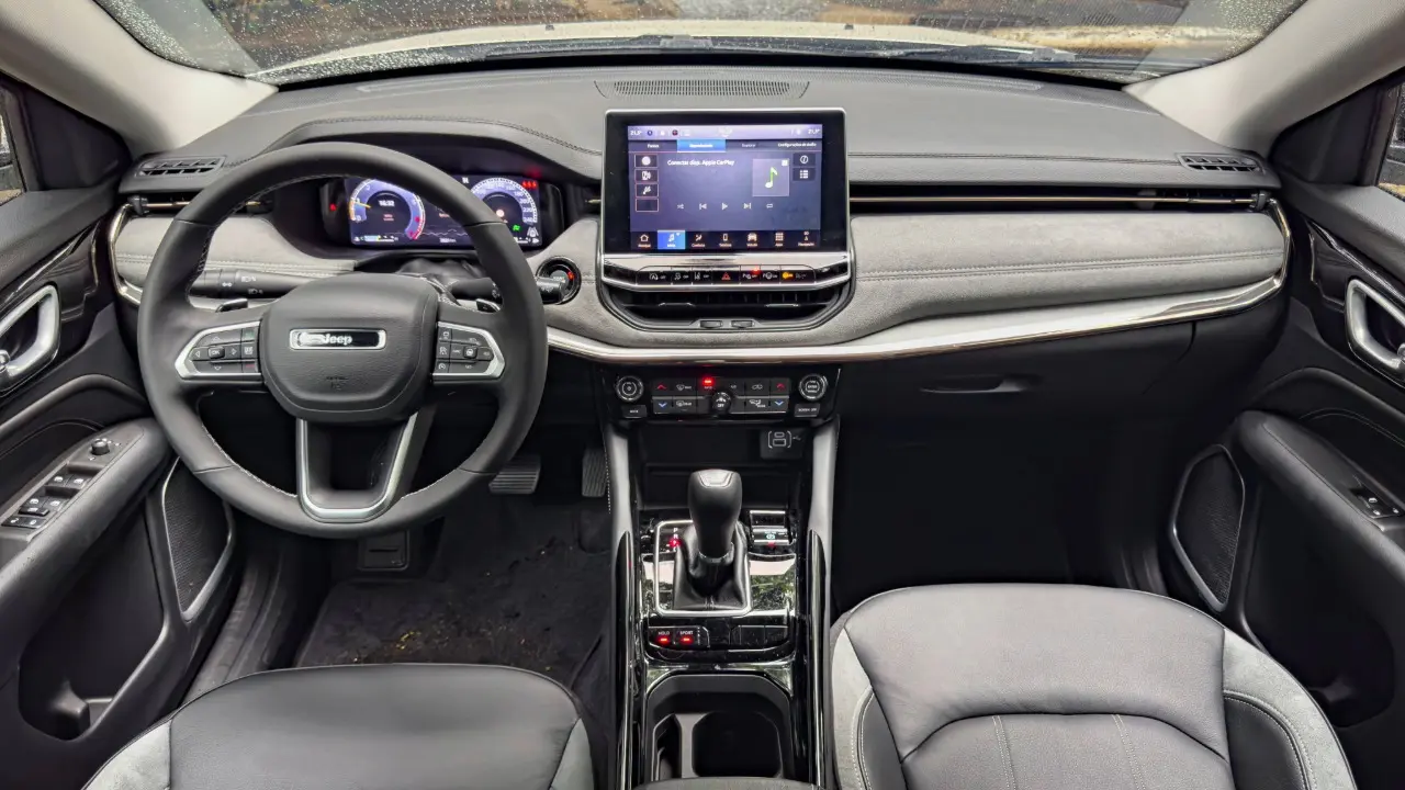 Jeep Commander Limited e seu interior para avaliação