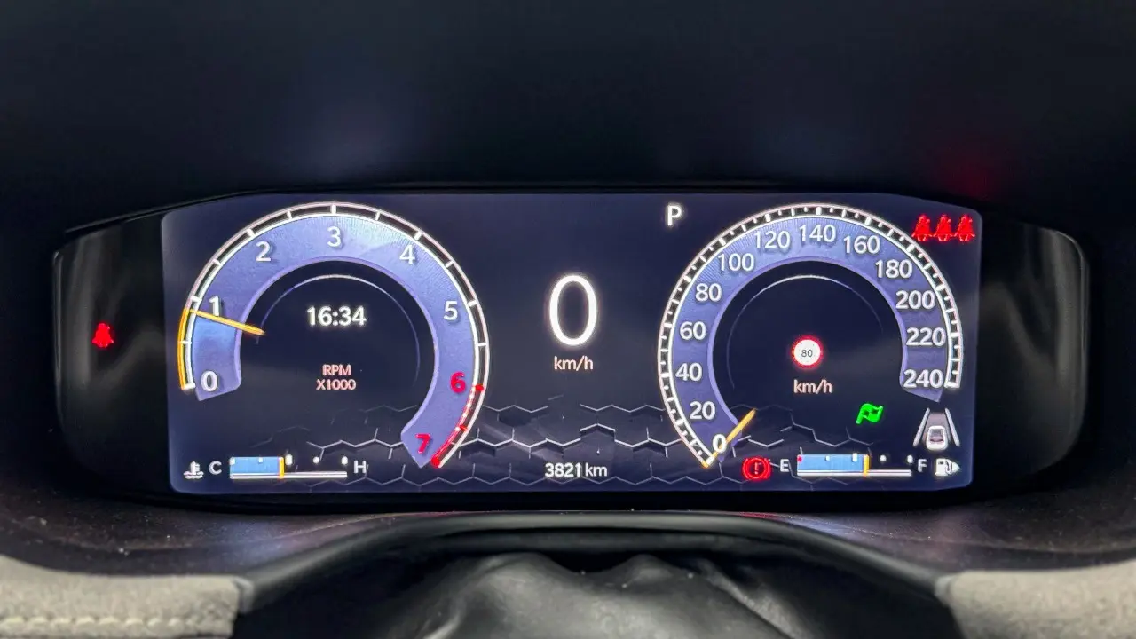 Jeep Commander Limited e seu interior para avaliação