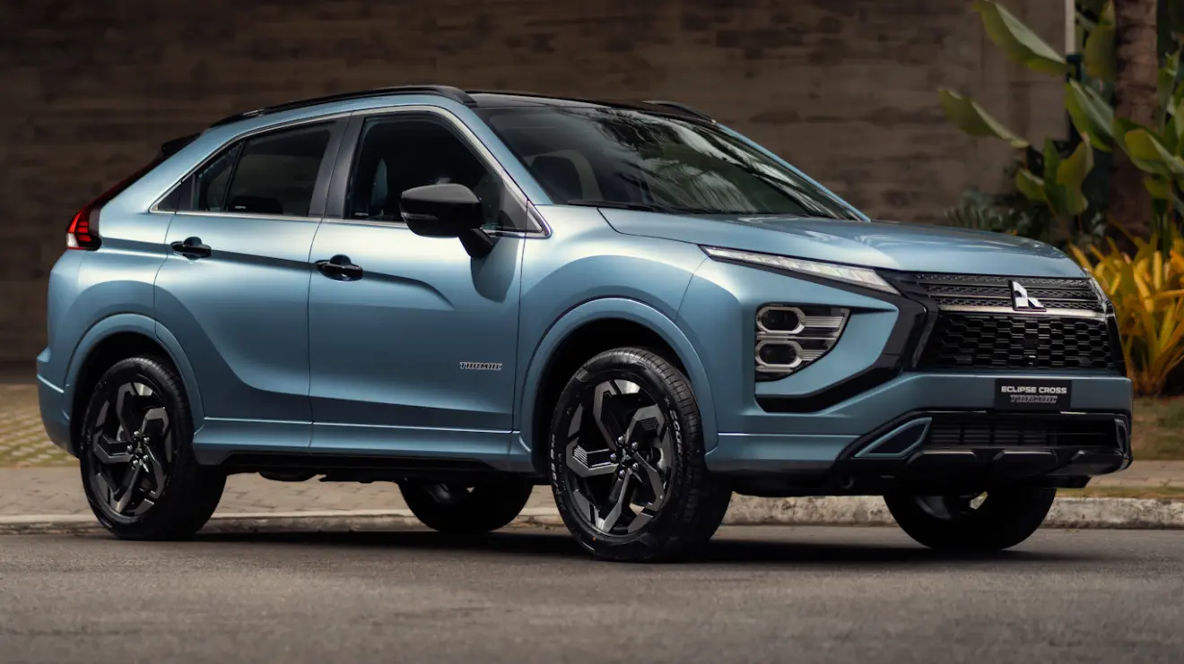 Mitsubishi Eclipse Cross Tarmac azul visto de frente
