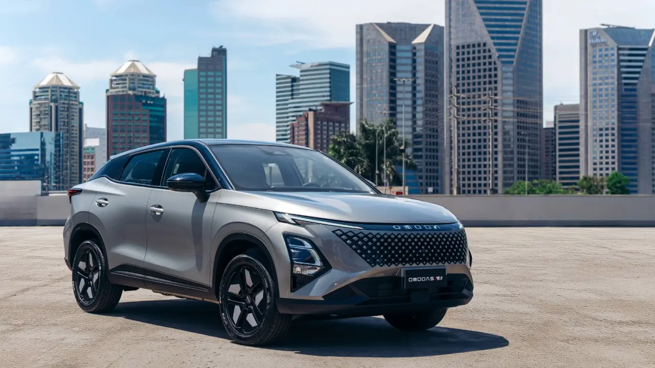 Omoda 5 visto de frente estático