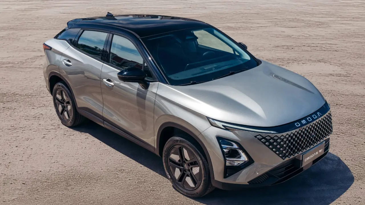 Omoda 5 visto de cima estático