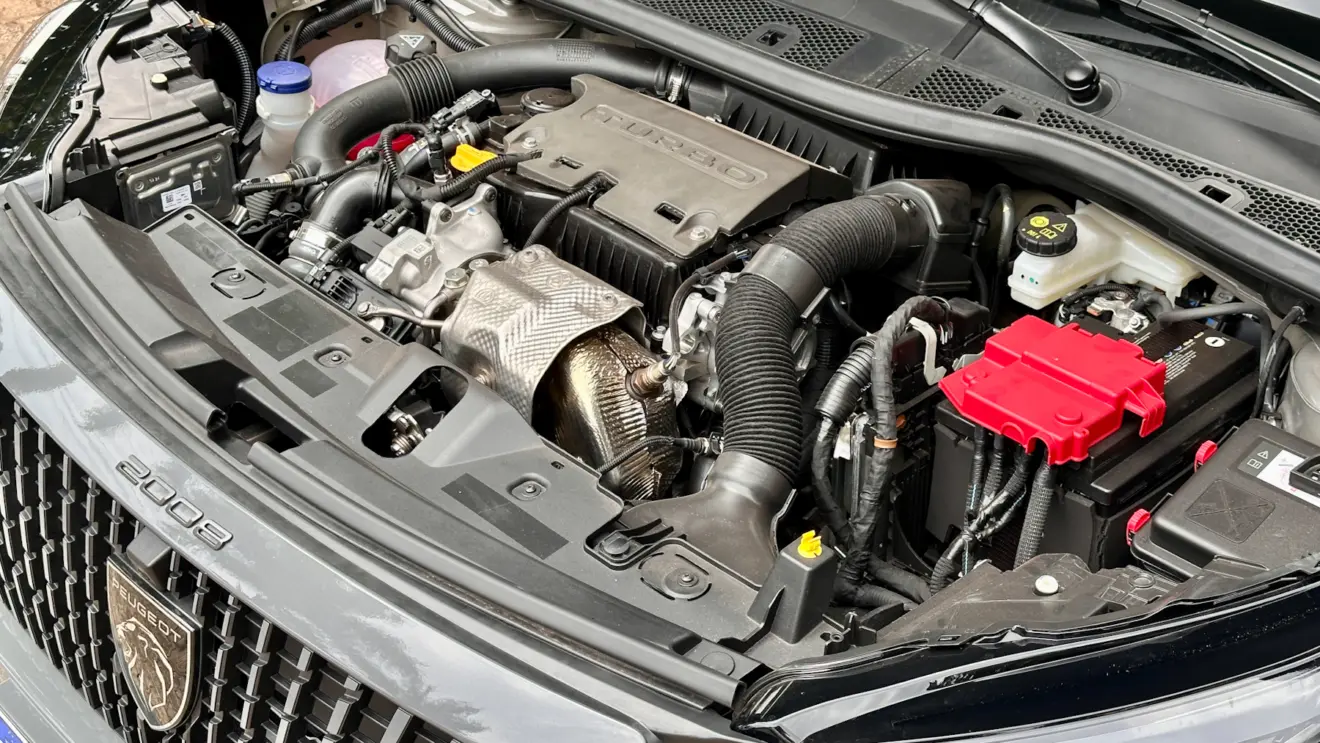 Peugeot 2008 GT motor híbrido
