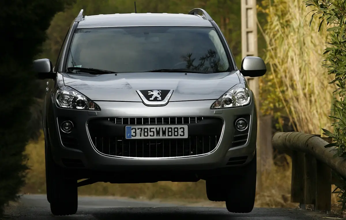 Peugeot 4007 [divulgação]