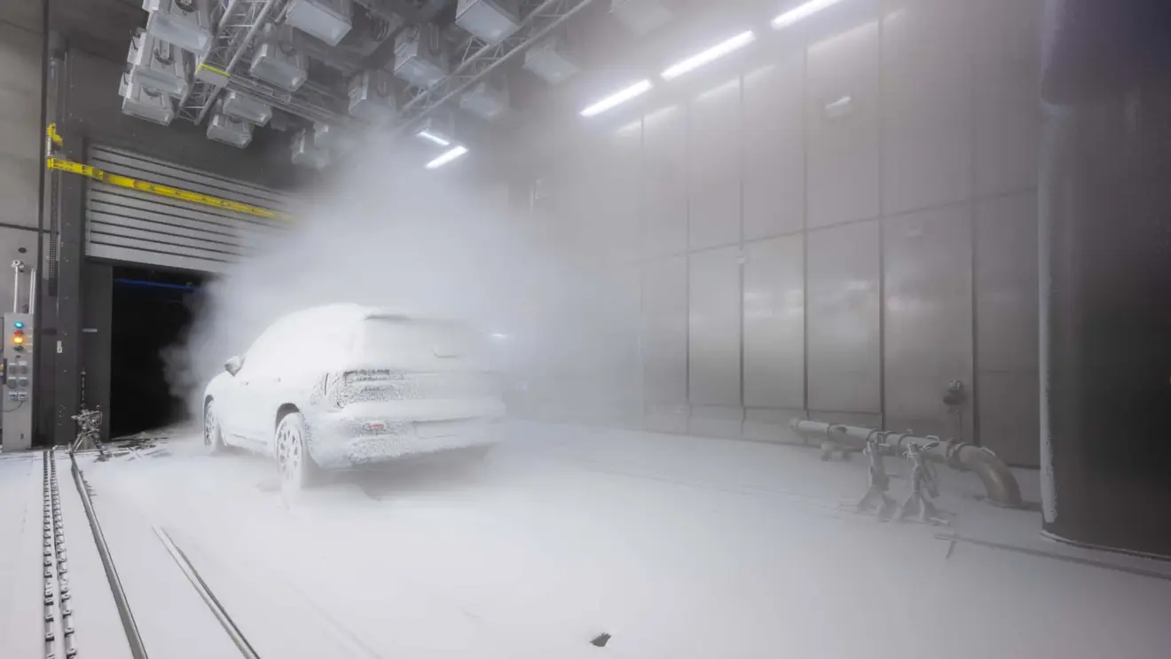 Mercedes-Benz GLB de nova geração 2027 em testes de gelo