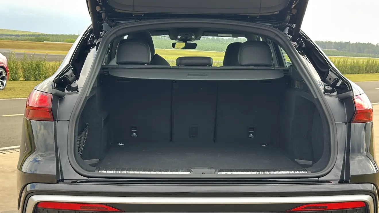 Porta-malas do Audi SQ5 Sportback