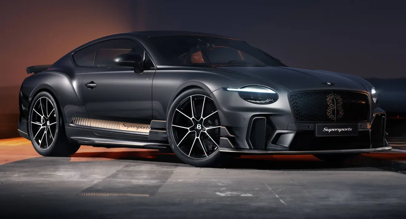 Bentley Supersports cinza parado de frente