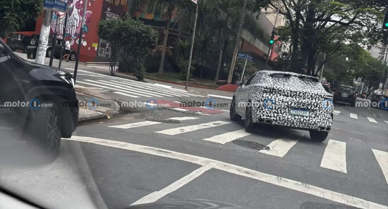 Changan Uni-T camuflado flagrado pelo Motor1Brasil em São Paulo 
