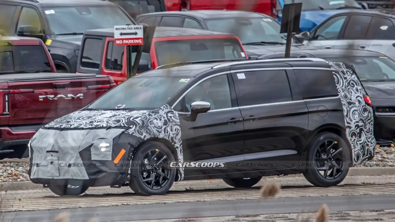 Chrysler Pacifica 2027 flagra camuflado EUA